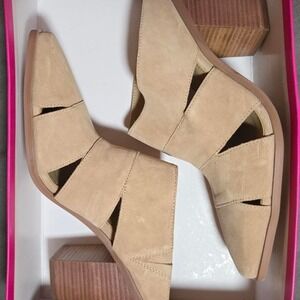 Womens Vince Camuto Aimie Suede Mules - tan - size 10M - no box lid